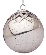 Elegant Gold Spheres Set of 4