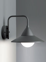 Aluminum and Metal Wall Sconce with Opal Diffuser - 20W - 1430 Lumens - 3000°K/4000°K/6500°K - 48 SMD 2835 LED - IP54 White