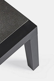 TABLE IN ANTHRACITE ALUMINUM