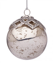 Elegant Gold Spheres Set of 4